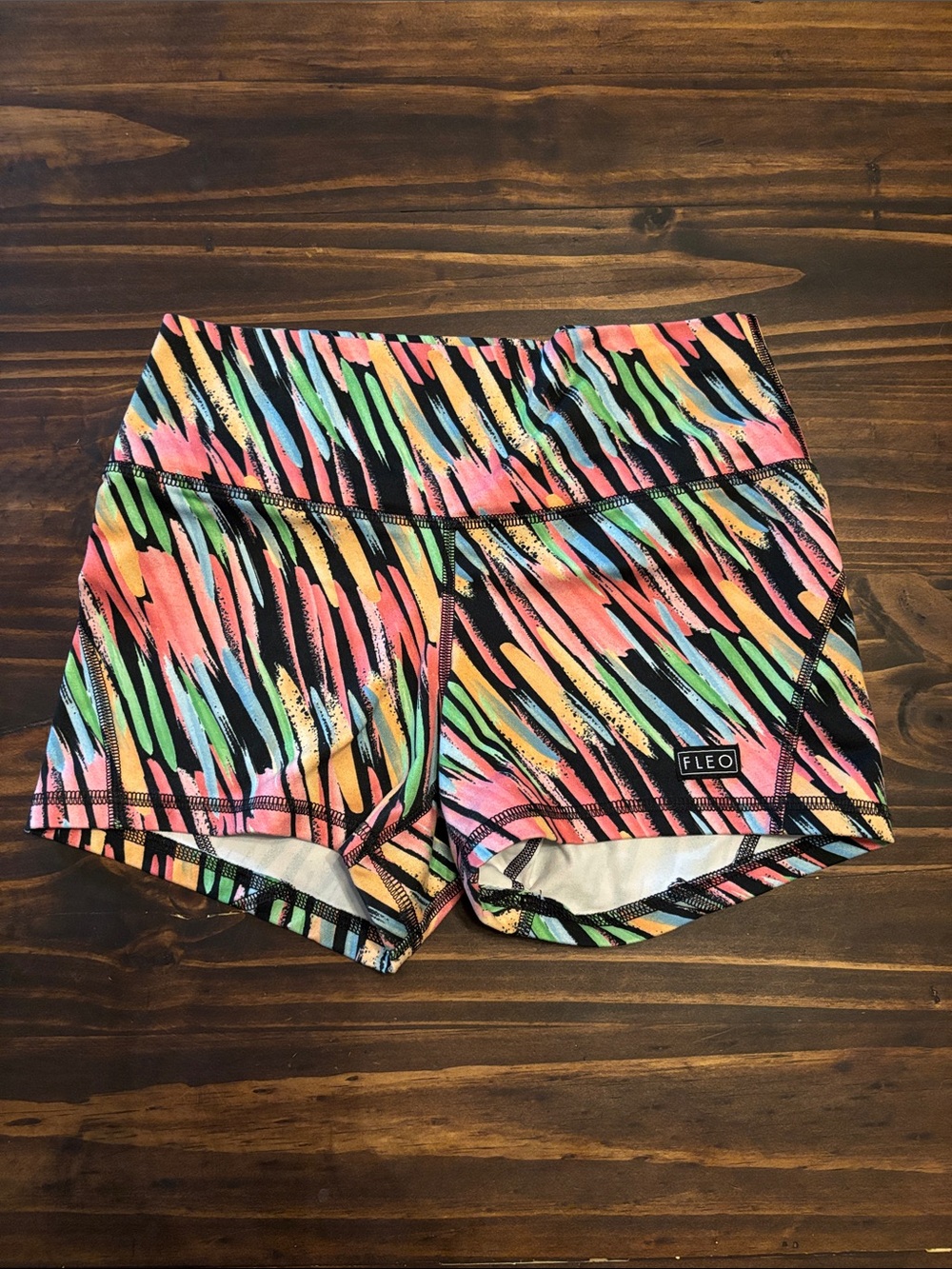 Fleo Apex Paradise Rain shorts small